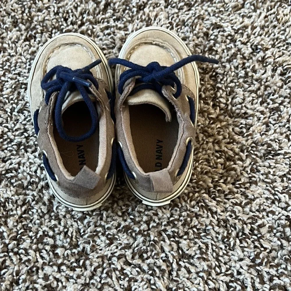 Toddler Old Navy Slip On Shoes Size: 5C